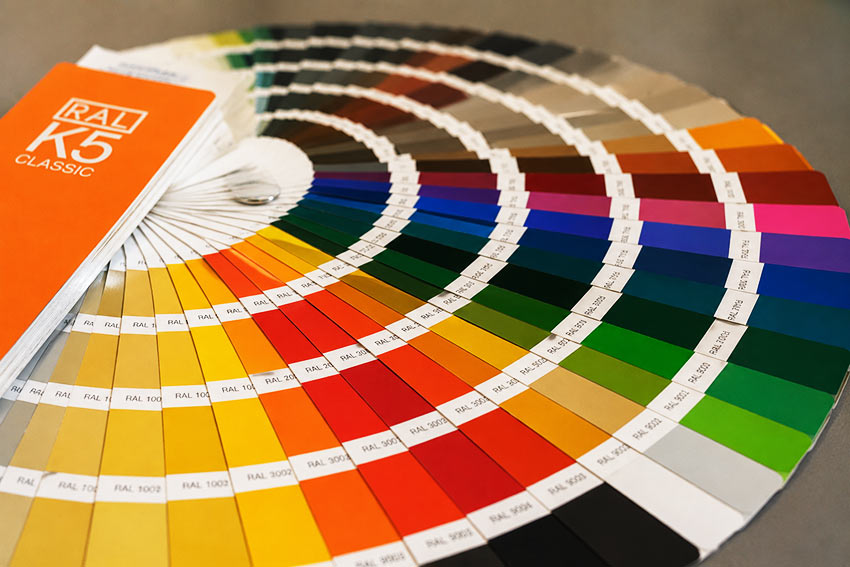 RAL Und Pantone Farben im Einsatz